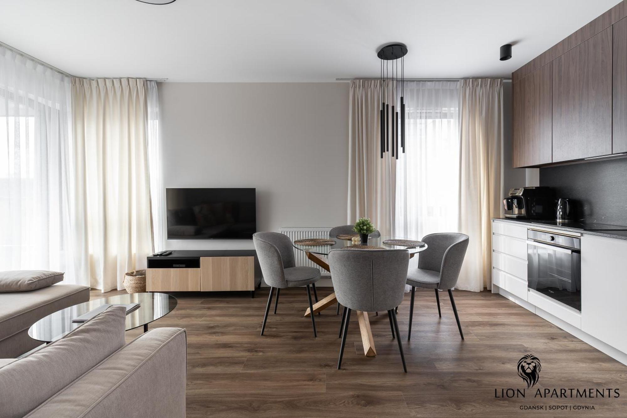 Scala City Center Premium Apartments With Parking By Lion Apartments غدانسك المظهر الخارجي الصورة