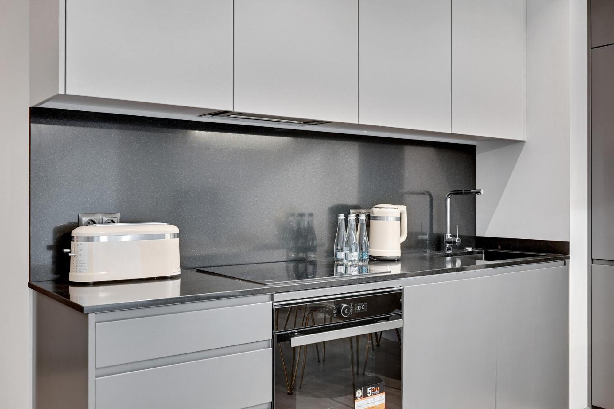 Scala City Center Premium Apartments With Parking By Lion Apartments غدانسك المظهر الخارجي الصورة